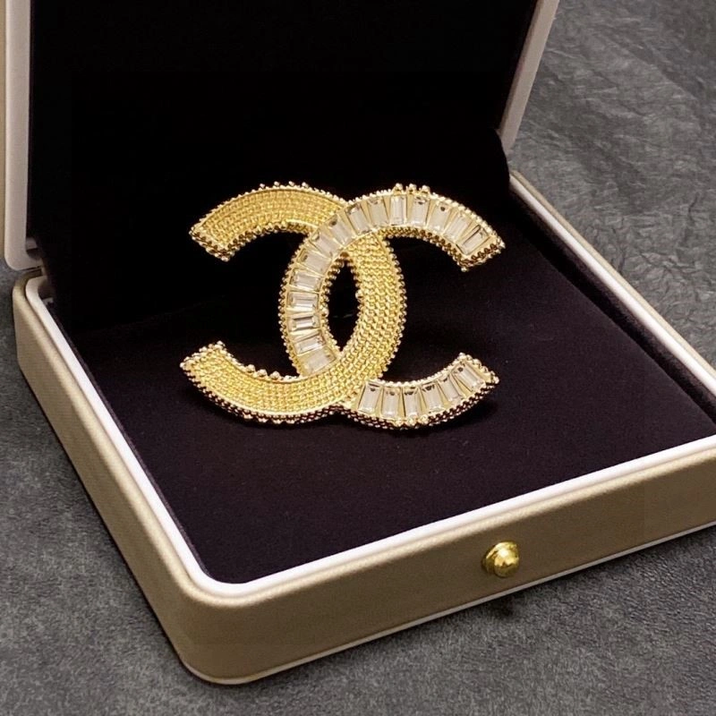 Sporty Chanel Brooches 224432