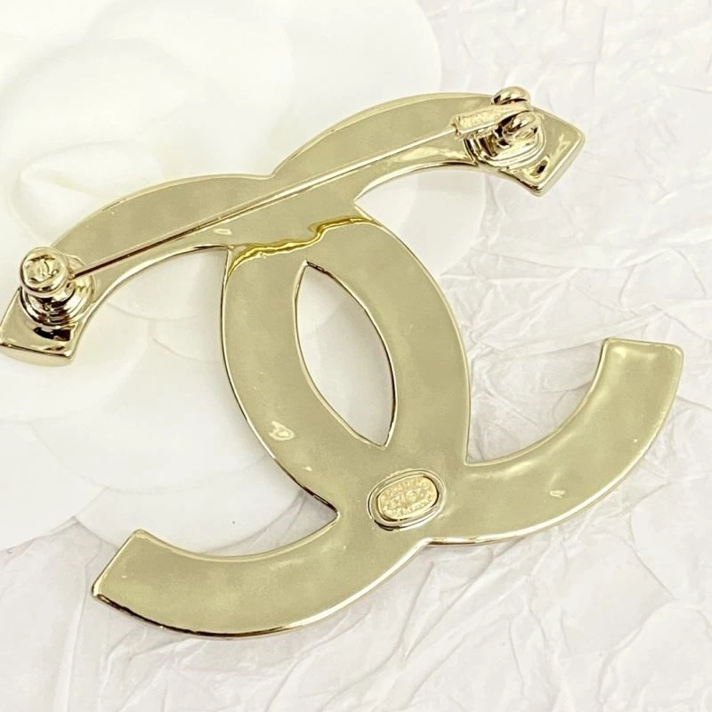 WrinkleFree Chanel Brooches 224431