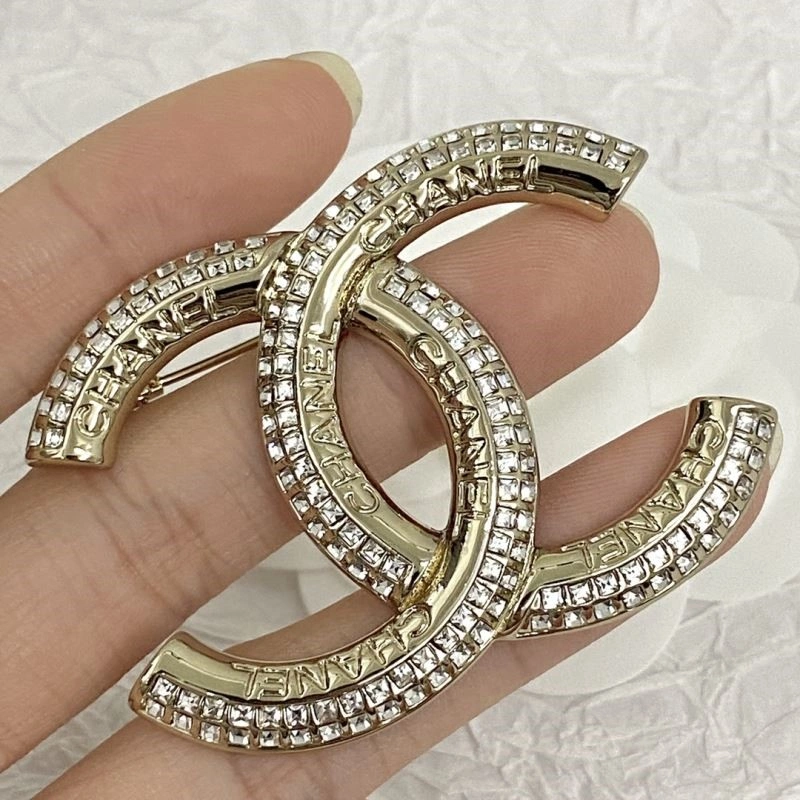 WrinkleFree Chanel Brooches 224431