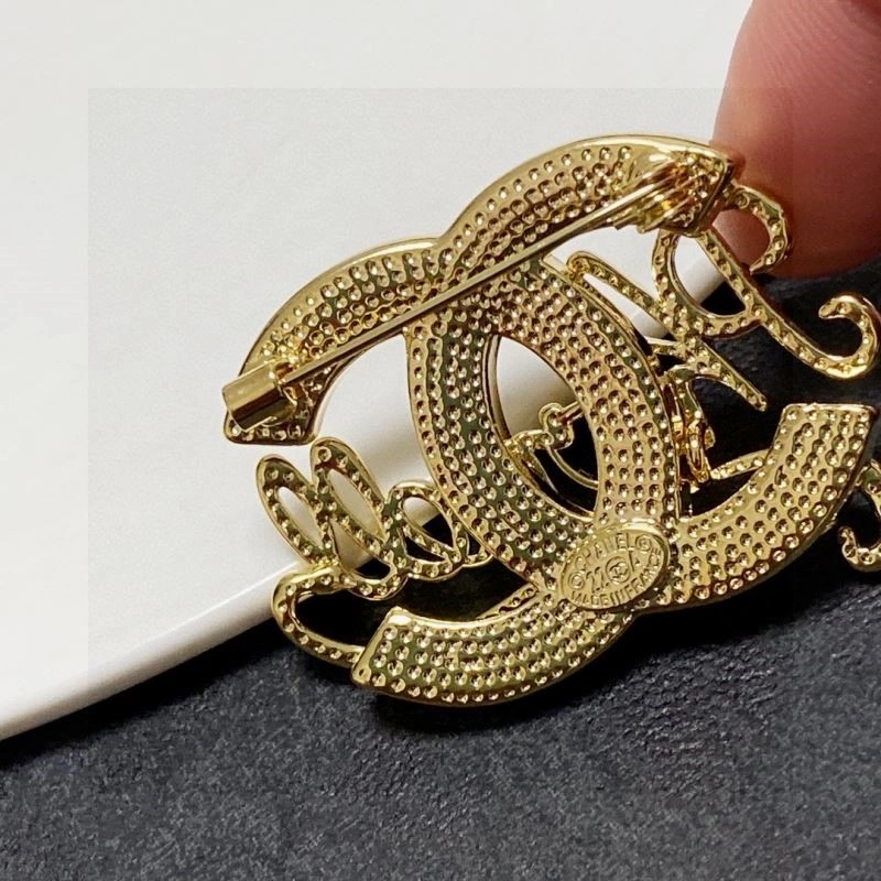 Trendsetting Chanel Brooches 224430