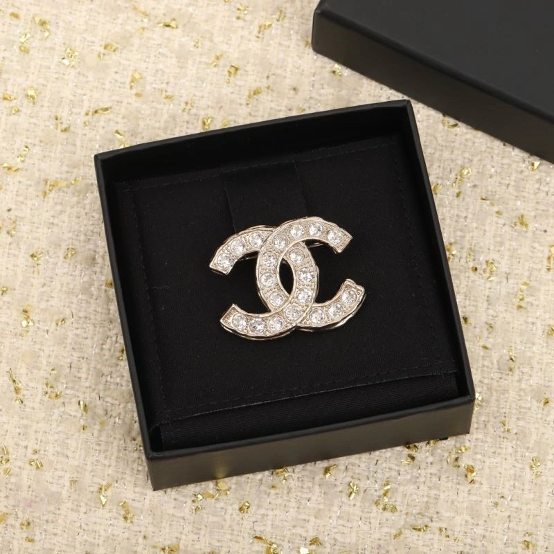 Cozy Chanel Brooches 224490