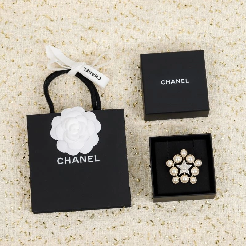 Chanel Brooches EasyMatch 224423