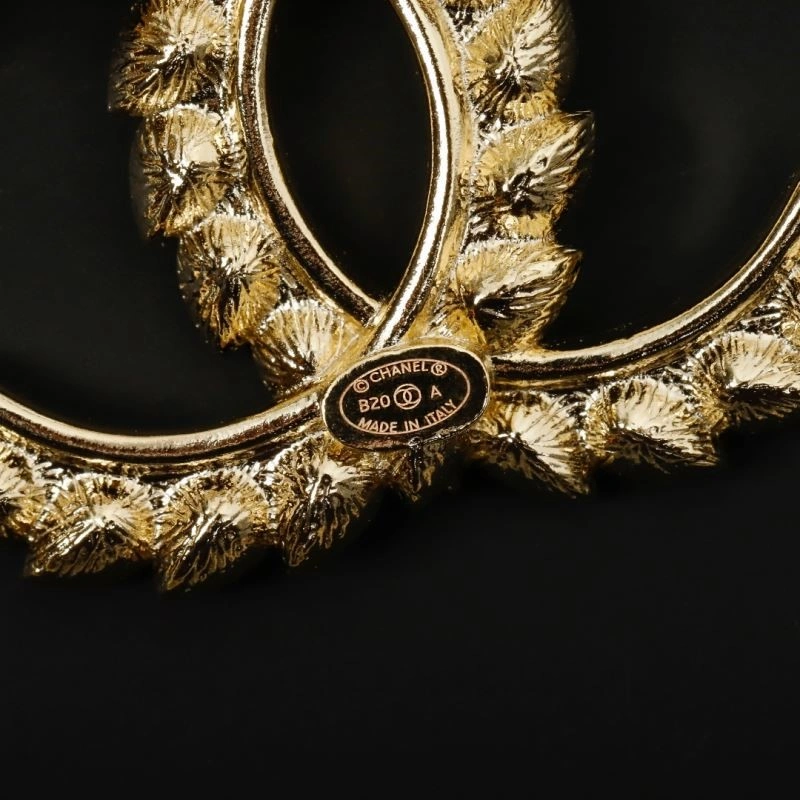 Attractive Chanel Brooches 224424