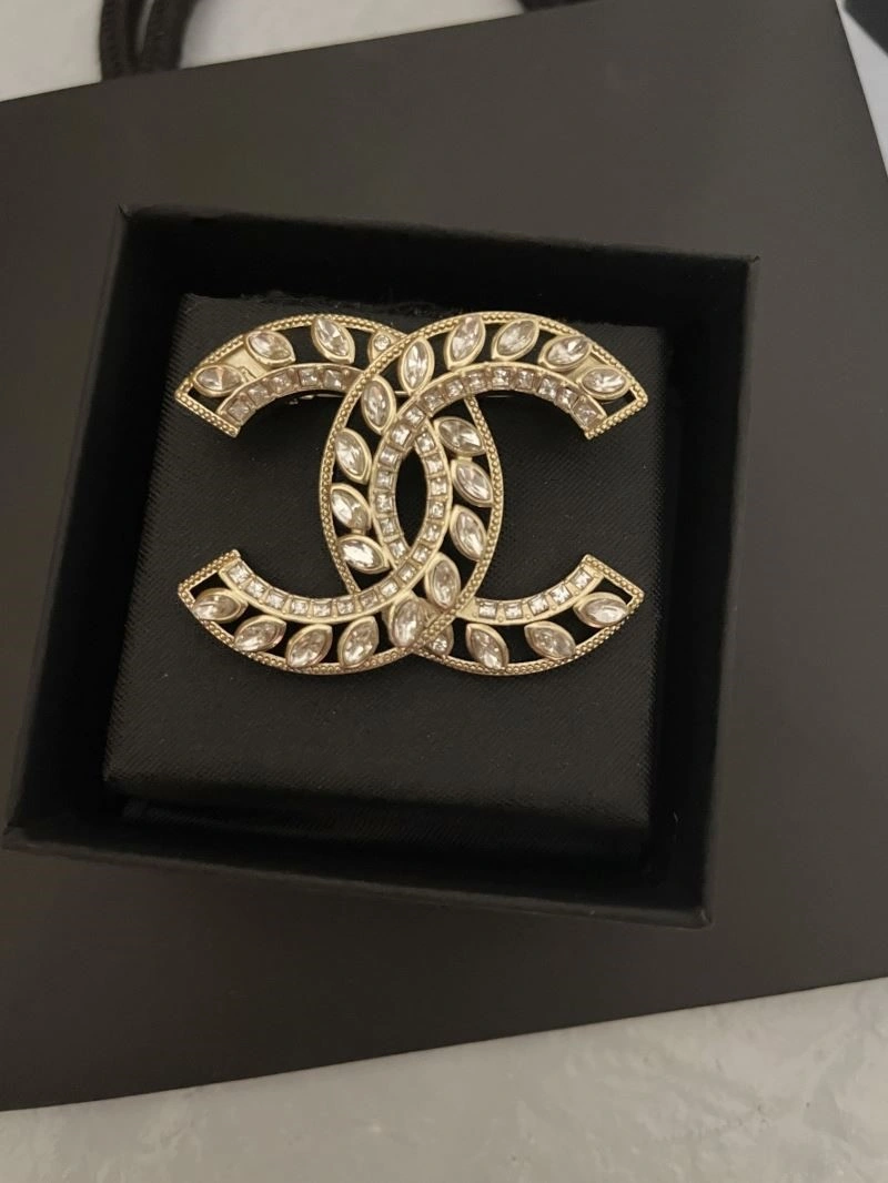 Seasonal Chanel Brooches 224427