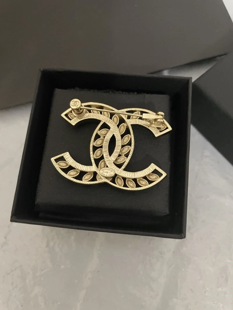 Seasonal Chanel Brooches 224427