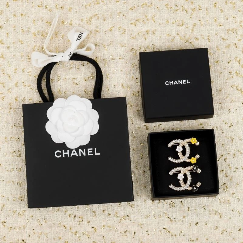 Chanel Brooches StreetReady 224417