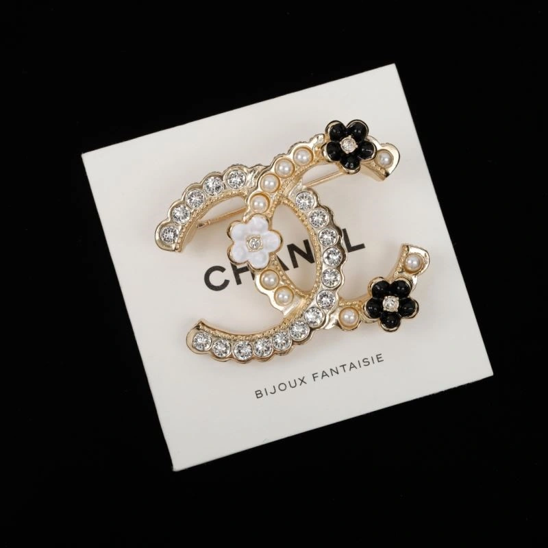 Chanel Brooches StreetReady 224417