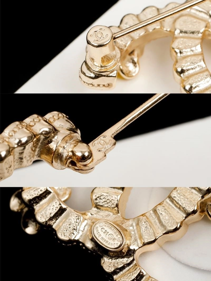Chanel Brooches StreetReady 224417