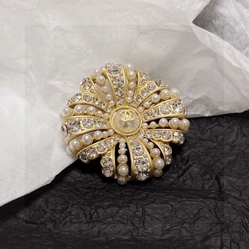 Durable Chanel Brooches 224412