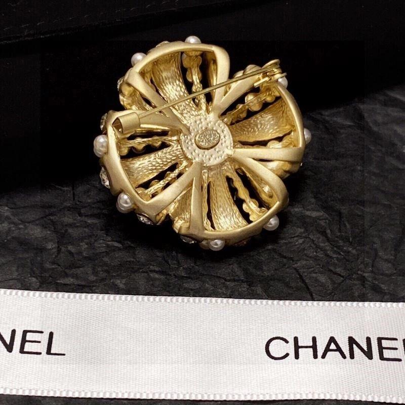 Durable Chanel Brooches 224412
