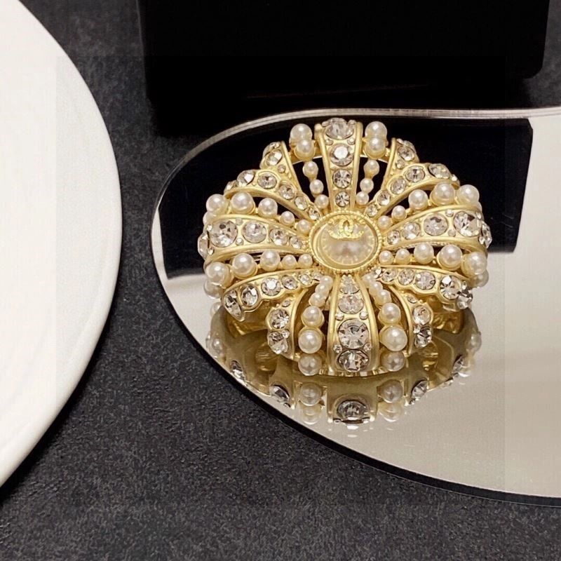 Durable Chanel Brooches 224412