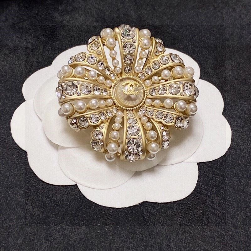 Durable Chanel Brooches 224412