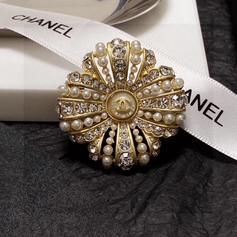 Durable Chanel Brooches 224412
