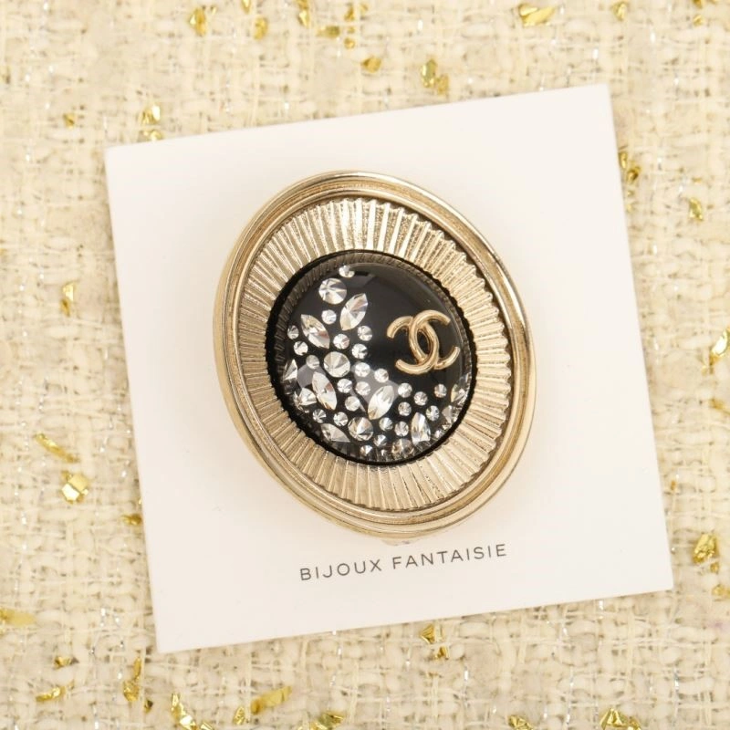 Neat Chanel Brooches 224415