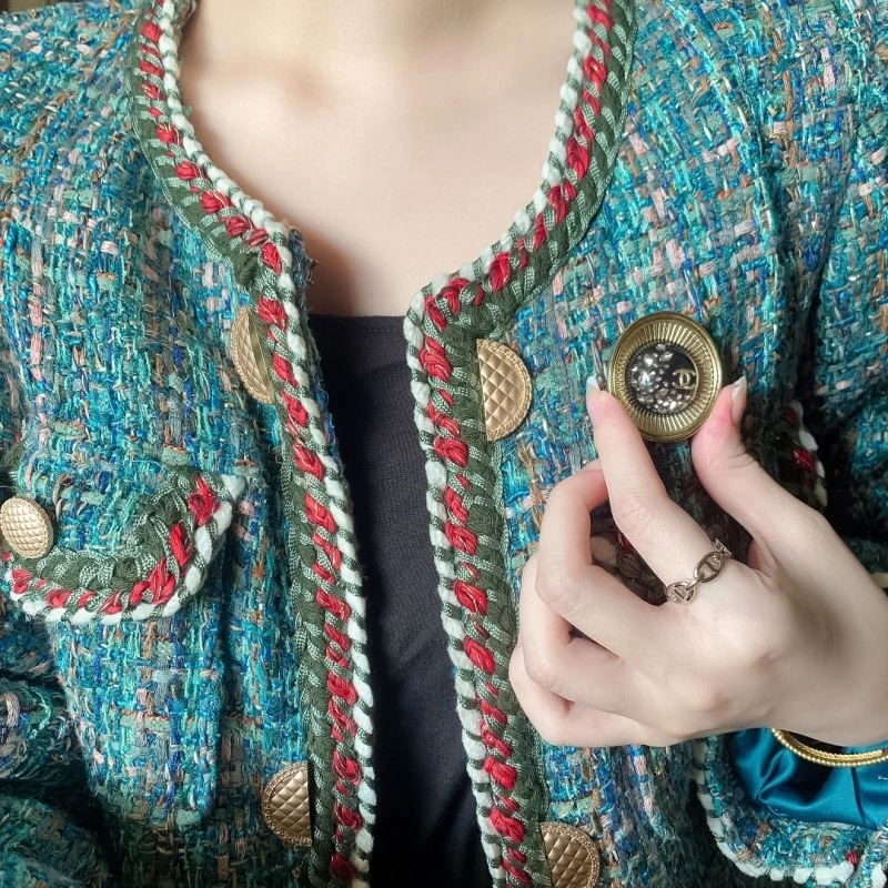 Neat Chanel Brooches 224415