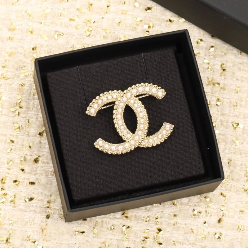 Chanel Brooches EyeCatching 224409