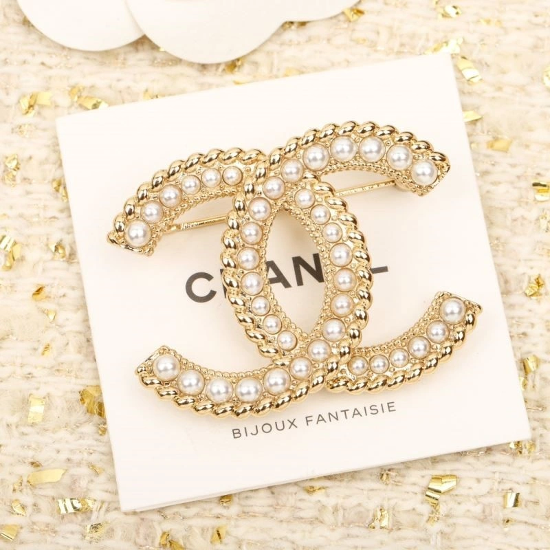 Chanel Brooches EyeCatching 224409