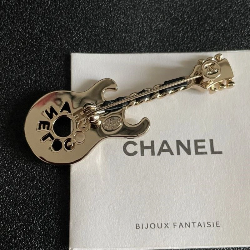 TechFriendly Chanel Brooches 224403