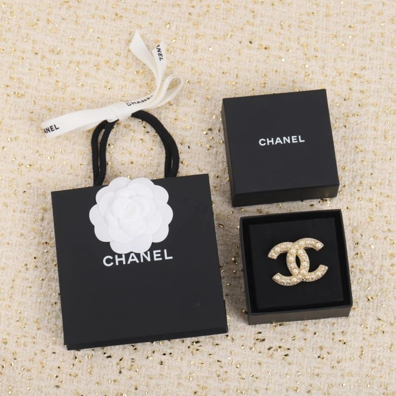 SmoothTexture Chanel Brooches 224400