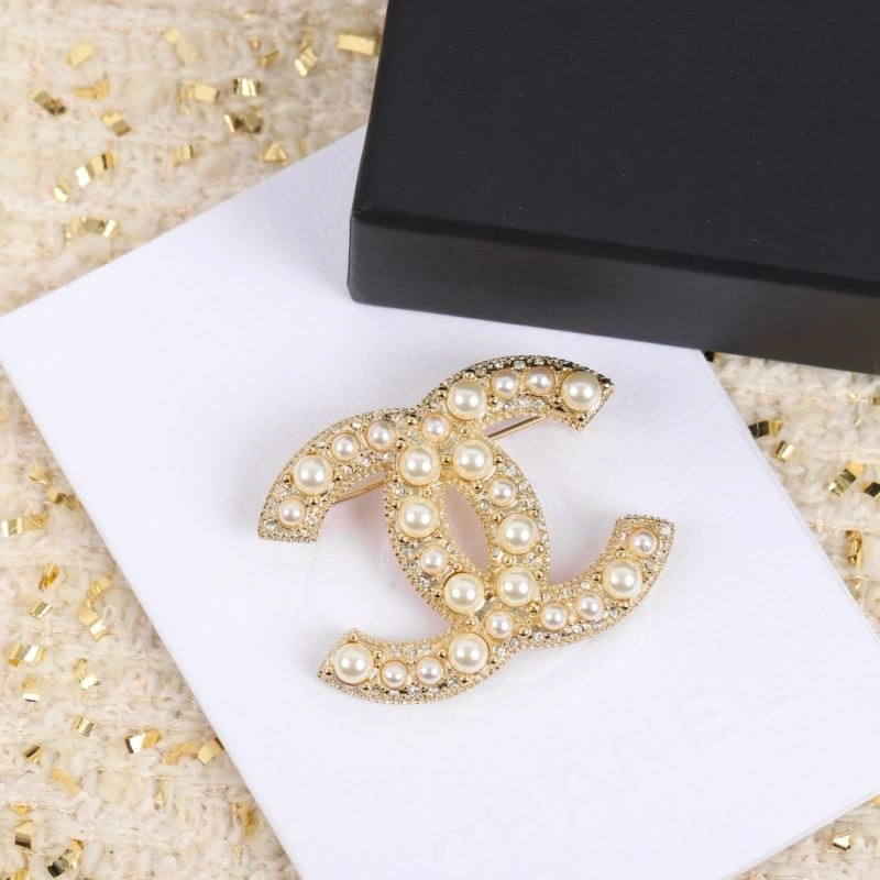 SmoothTexture Chanel Brooches 224400