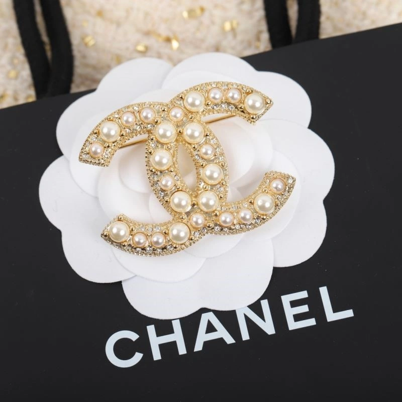SmoothTexture Chanel Brooches 224400