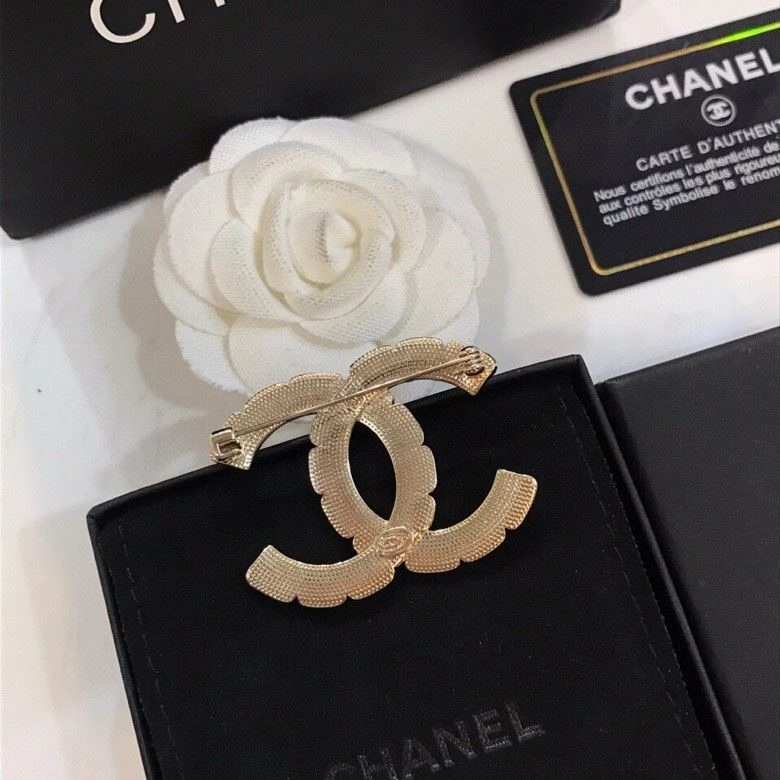 StreetReady Chanel Brooches 224442