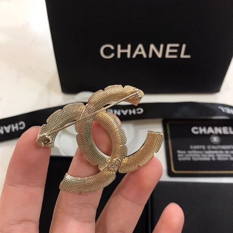 StreetReady Chanel Brooches 224442