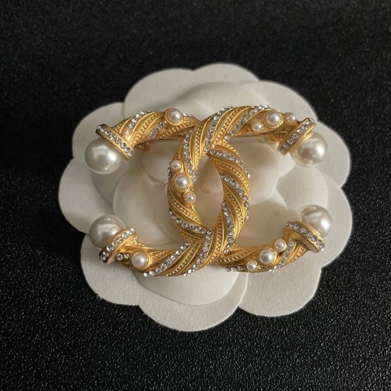 Functional Chanel Brooches 224382