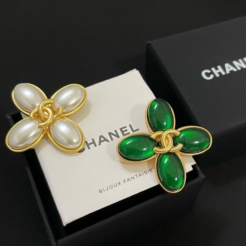 Breathable Chanel Brooches 224401