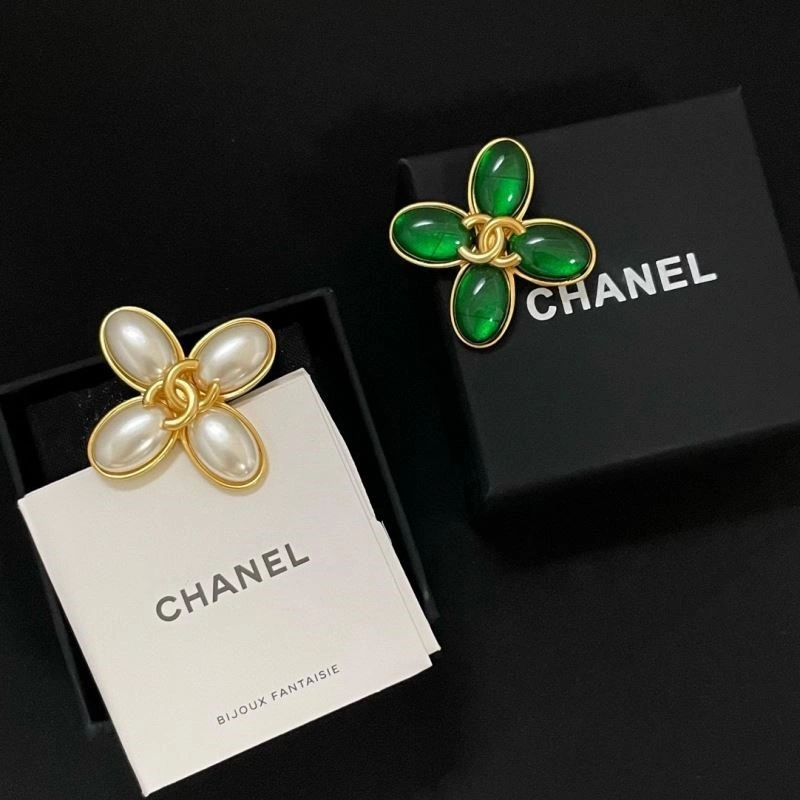 Breathable Chanel Brooches 224401