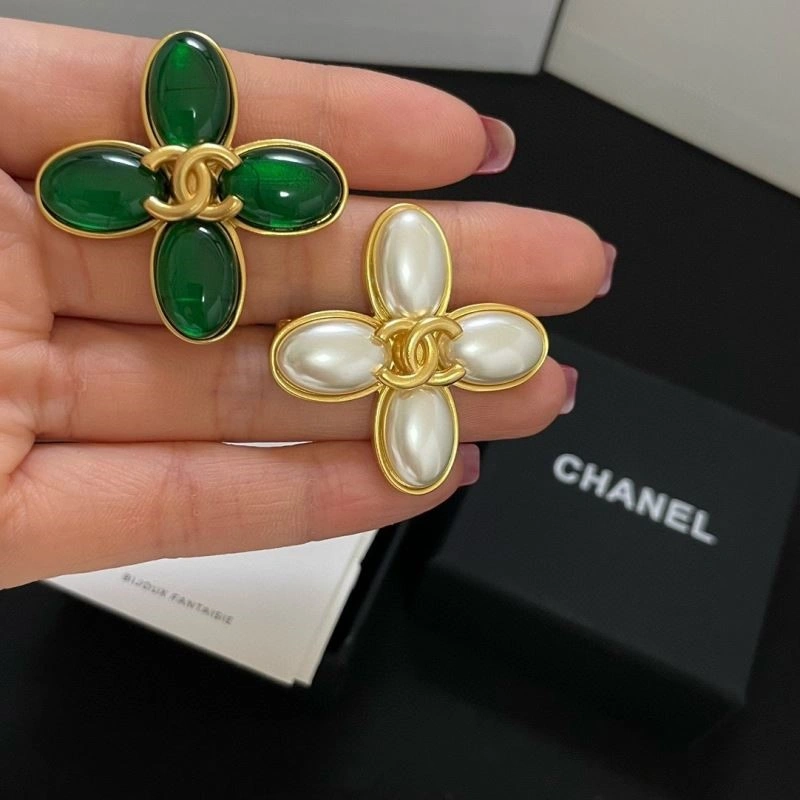 Breathable Chanel Brooches 224401