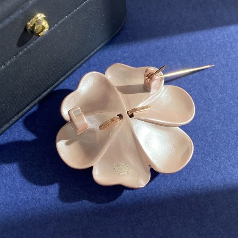 Chanel Brooches Lightweight 224393