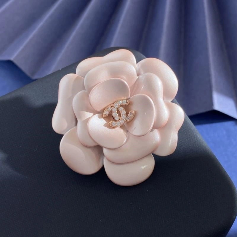 Chanel Brooches Lightweight 224393