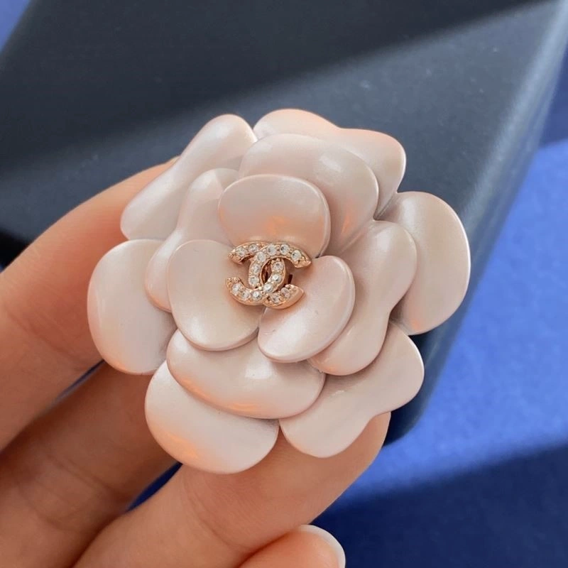 Chanel Brooches Lightweight 224393