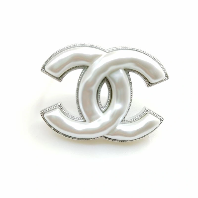 Trendsetting Chanel Brooches 224377
