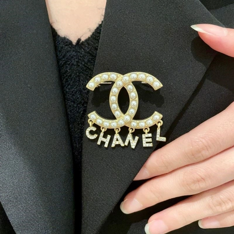 Chanel Brooches Premium 224379