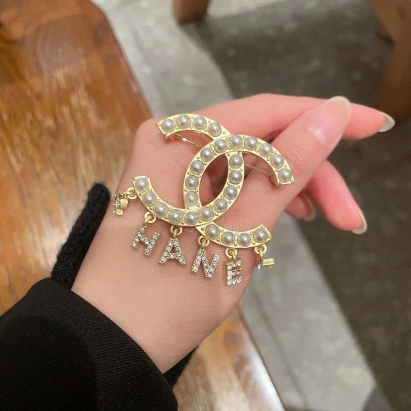 Chanel Brooches Premium 224379