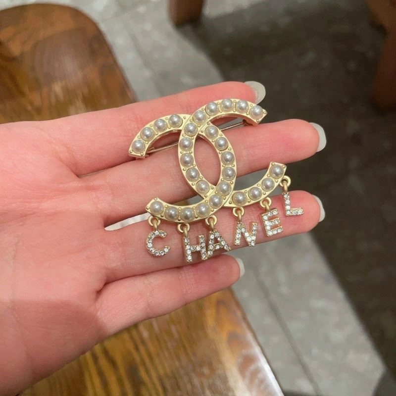 Chanel Brooches Premium 224379