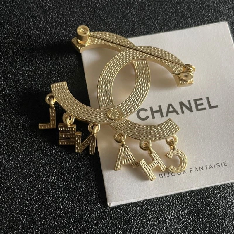 Chanel Brooches Premium 224379