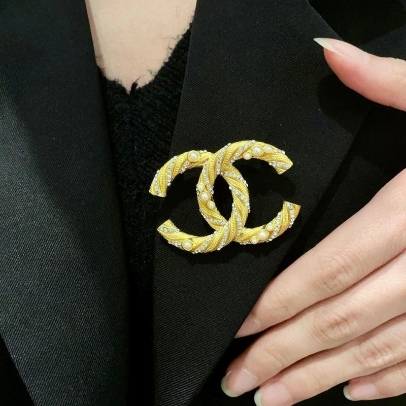 Attractive Chanel Brooches 224376