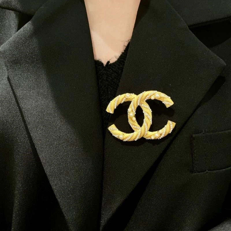 Attractive Chanel Brooches 224376