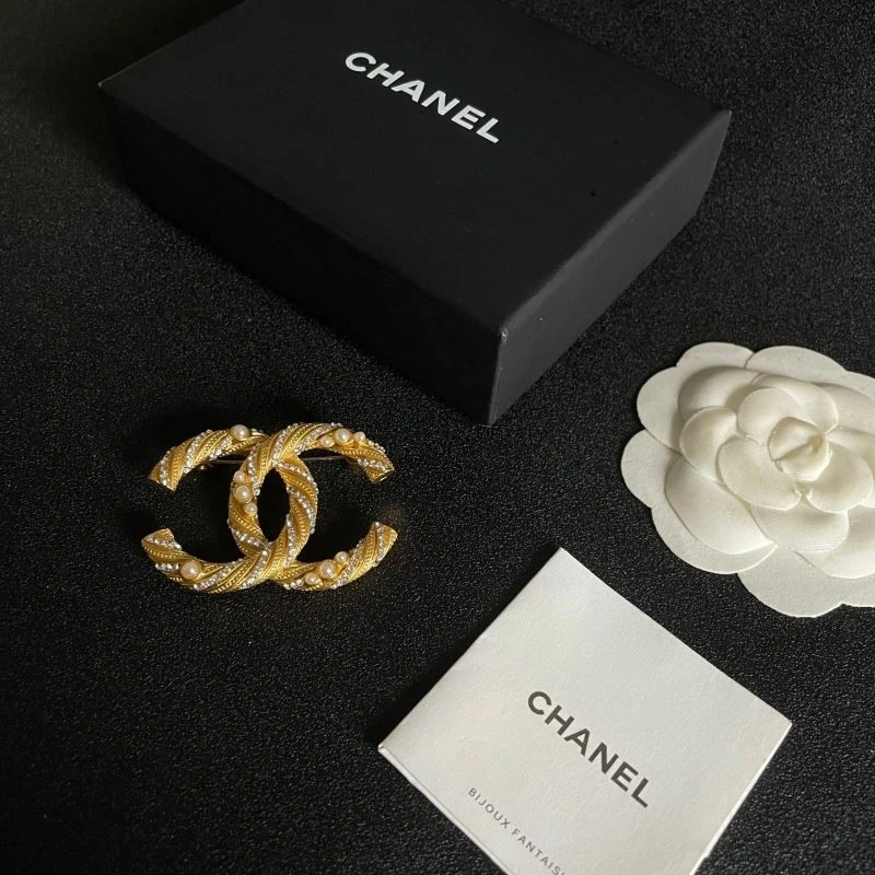 Attractive Chanel Brooches 224376