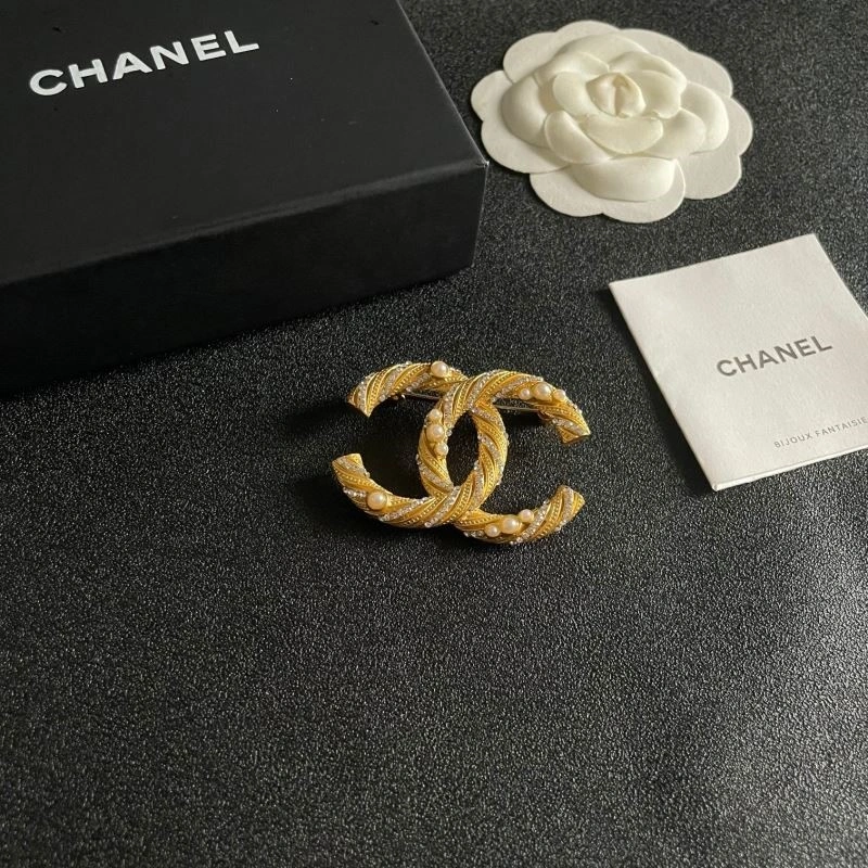 Attractive Chanel Brooches 224376