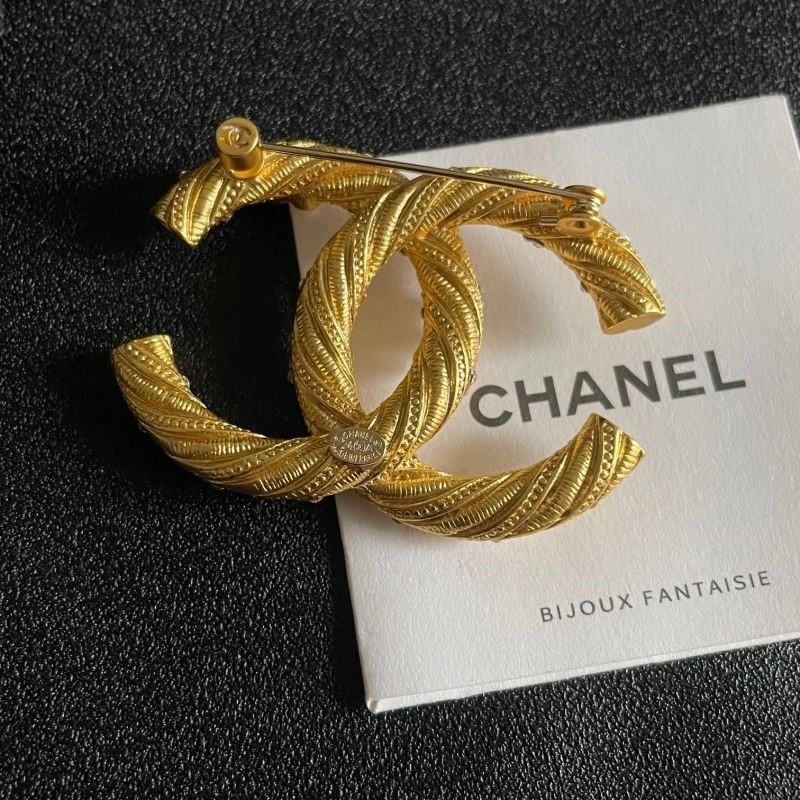 Attractive Chanel Brooches 224376