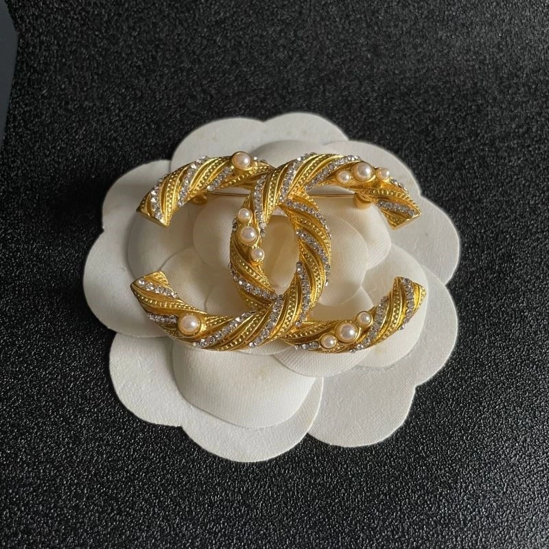 Attractive Chanel Brooches 224376
