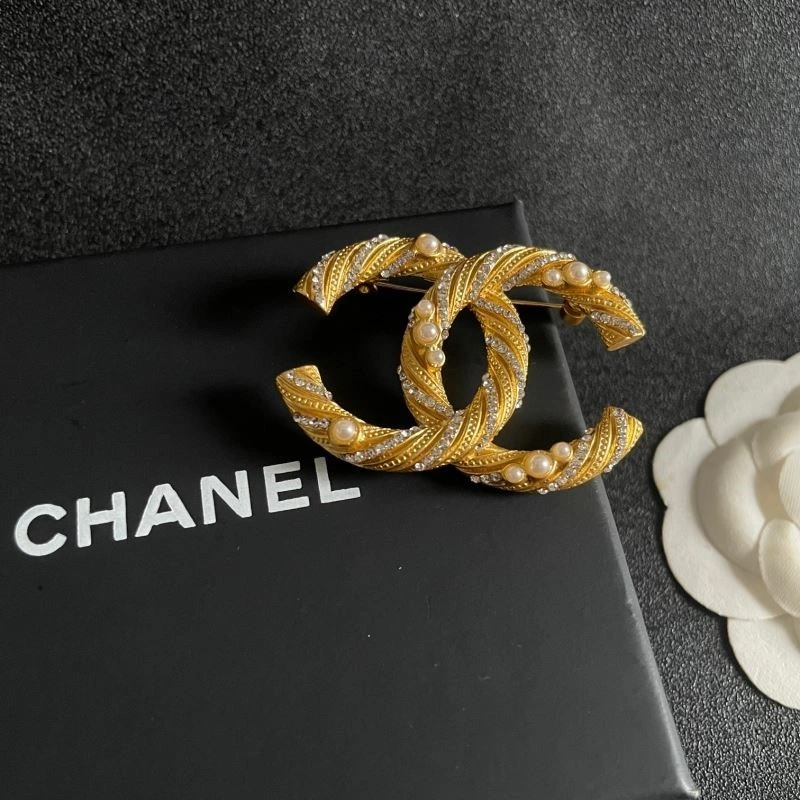 Attractive Chanel Brooches 224376