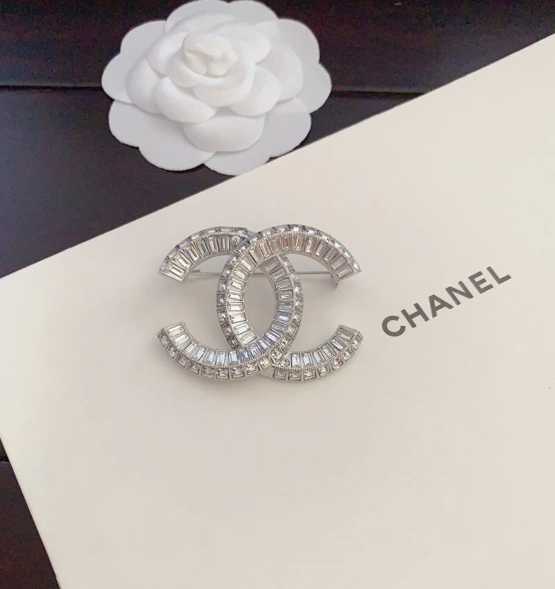 Sporty Chanel Brooches 224373