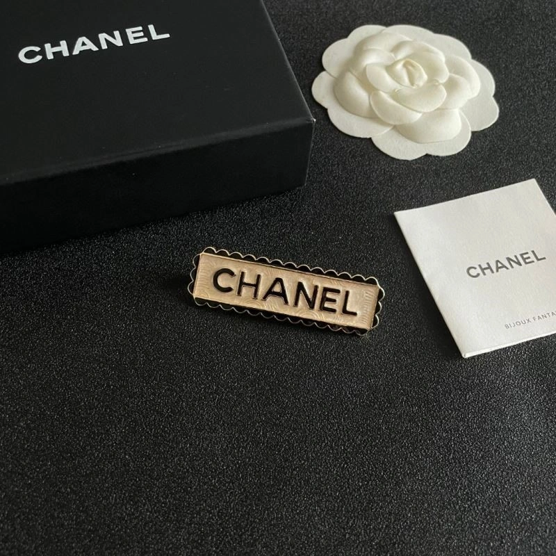 Bold Chanel Brooches 224416