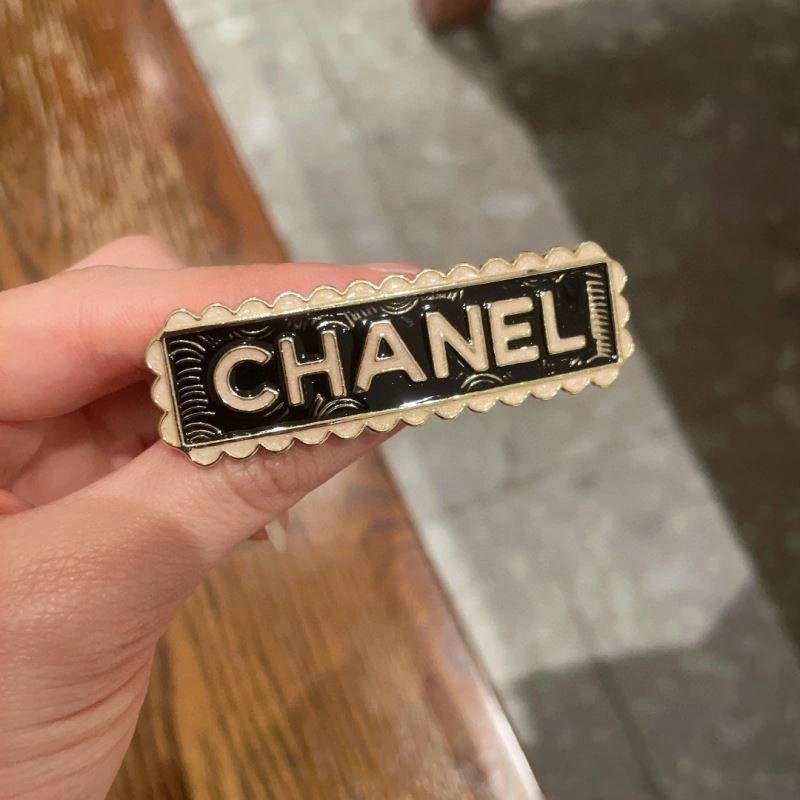 Reliable Chanel Brooches 224383