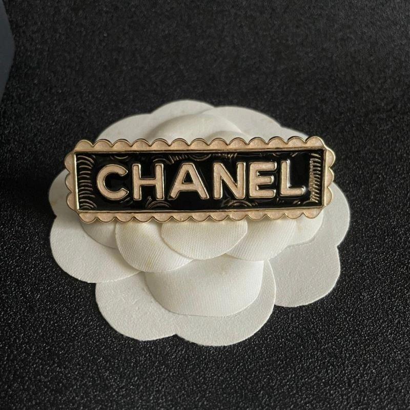 Reliable Chanel Brooches 224383